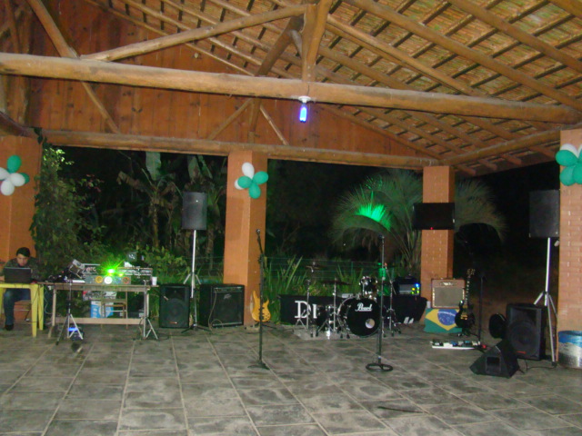 Descrio: C:\Users\MEC\Desktop\Micro Intelbras\HD_WIN2000\Documents and settings\Marcelo\Meus Documentos\Site DJ MEC - JDR Sistemas\Dj_Mec_Banda_Universus_1.JPG