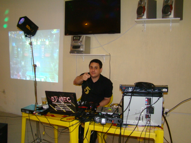 Descrio: C:\Users\MEC\Desktop\Micro Intelbras\HD_WIN2000\Documents and settings\Marcelo\Meus Documentos\Site DJ MEC - JDR Sistemas\Dj_Mec_Estacao_Bar.JPG