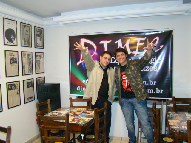 Descrio: C:\Users\MEC\Desktop\Micro Intelbras\HD_WIN2000\Documents and settings\Marcelo\Meus Documentos\Site DJ MEC - JDR Sistemas\Dj_Mec_Flash_Back_III.JPG