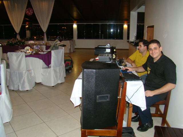 Descrio: C:\Users\MEC\Desktop\Micro Intelbras\HD_WIN2000\Documents and settings\Marcelo\Meus Documentos\Site DJ MEC - JDR Sistemas\Dj_Mec_Iate_Clube.JPG