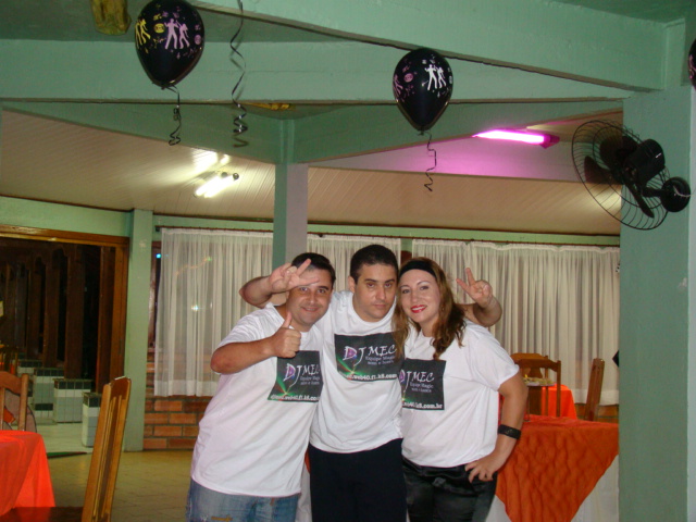 Descrio: C:\Users\MEC\Desktop\Micro Intelbras\HD_WIN2000\Documents and settings\Marcelo\Meus Documentos\Site DJ MEC - JDR Sistemas\Dj_Mec_Niver_Esperon_I.JPG