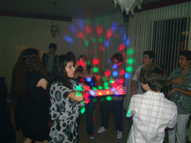 Descrio: C:\Users\MEC\Desktop\Micro Intelbras\HD_WIN2000\Documents and settings\Marcelo\Meus Documentos\Site DJ MEC - JDR Sistemas\Dj_Mec_Niver_Larissa.JPG