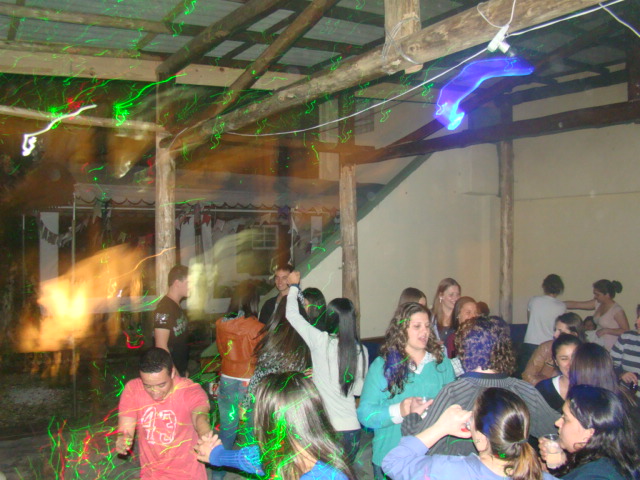 Descrio: C:\Users\MEC\Desktop\Micro Intelbras\HD_WIN2000\Documents and settings\Marcelo\Meus Documentos\Site DJ MEC - JDR Sistemas\Dj_Mec_Niver_Tamires_1.JPG