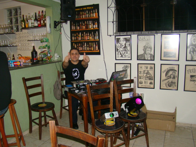 Descrio: C:\Users\MEC\Desktop\Micro Intelbras\HD_WIN2000\Documents and settings\Marcelo\Meus Documentos\Site DJ MEC - JDR Sistemas\Dj_Mec_Tunel_Tempo_41.JPG