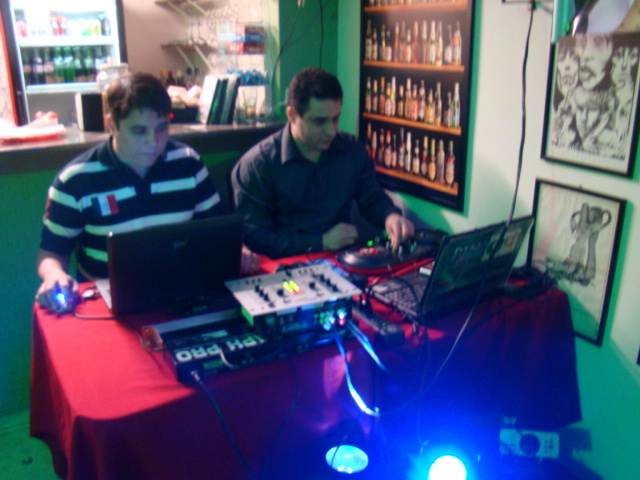 Descrio: C:\Users\MEC\Desktop\Micro Intelbras\HD_WIN2000\Documents and settings\Marcelo\Meus Documentos\Site DJ MEC - JDR Sistemas\Dj_Mec_Tunel_Tempo_67.JPG