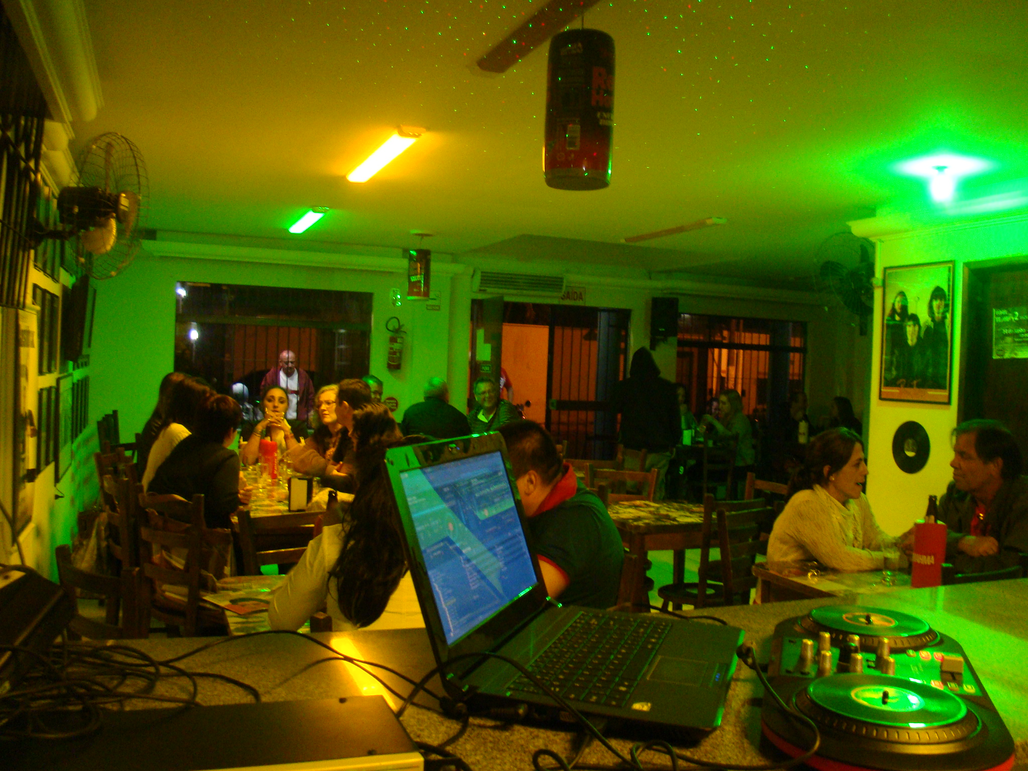 Descrio: C:\Users\MEC\Desktop\Micro Intelbras\HD_WIN2000\Documents and settings\Marcelo\Meus Documentos\Site DJ MEC - JDR Sistemas\Dj_Mec_Tunel_Tempo_77.JPG
