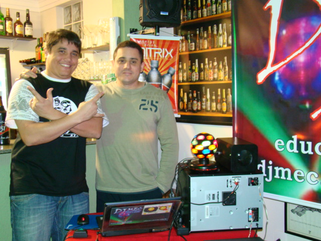Descrio: C:\Users\MEC\Desktop\Micro Intelbras\HD_WIN2000\Documents and settings\Marcelo\Meus Documentos\Site DJ MEC - JDR Sistemas\Dj_Mec_Tunel_Tempo_8.JPG