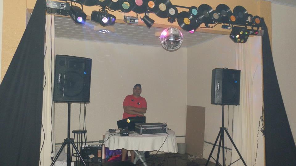 Descrio: C:\Users\MEC\Desktop\Micro Intelbras\HD_WIN2000\Documents and settings\Marcelo\Meus Documentos\Site DJ MEC - JDR Sistemas\VJ_Basky_Joinville_1.jpg